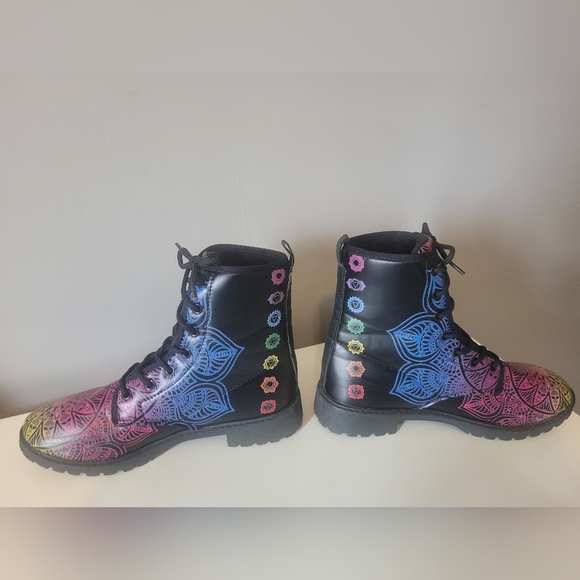 Colorful Chakra Boots, VGUC, Size 7.5 - Picture 4 of 7